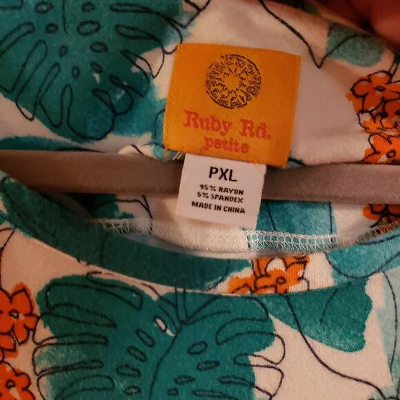 Ruby Rd. floral tropical with parrot, sz PXL 3/4 sleeve - Picture 2 of 5